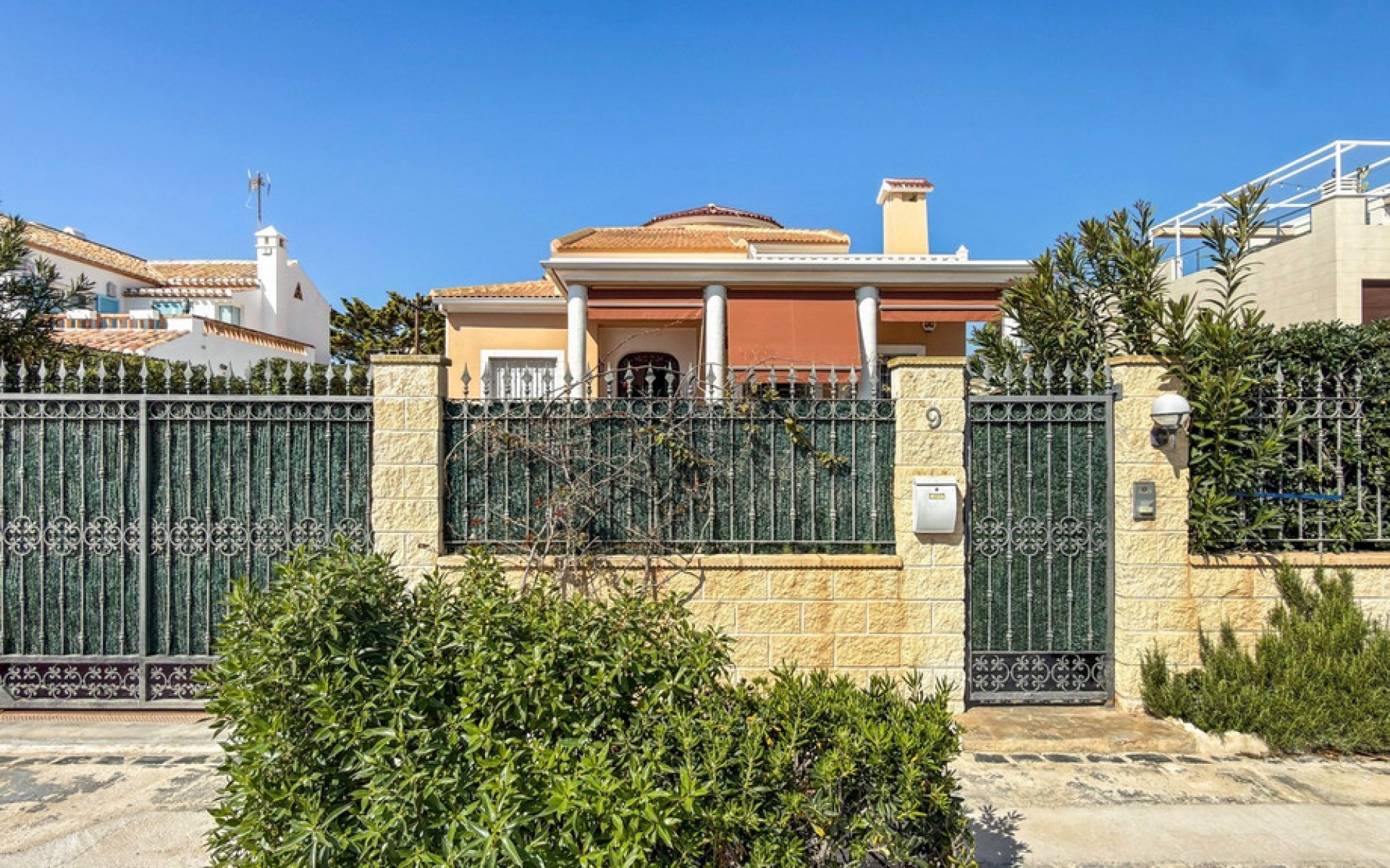 A Vendre - Villa - Torrevieja - Torrevieja Centro