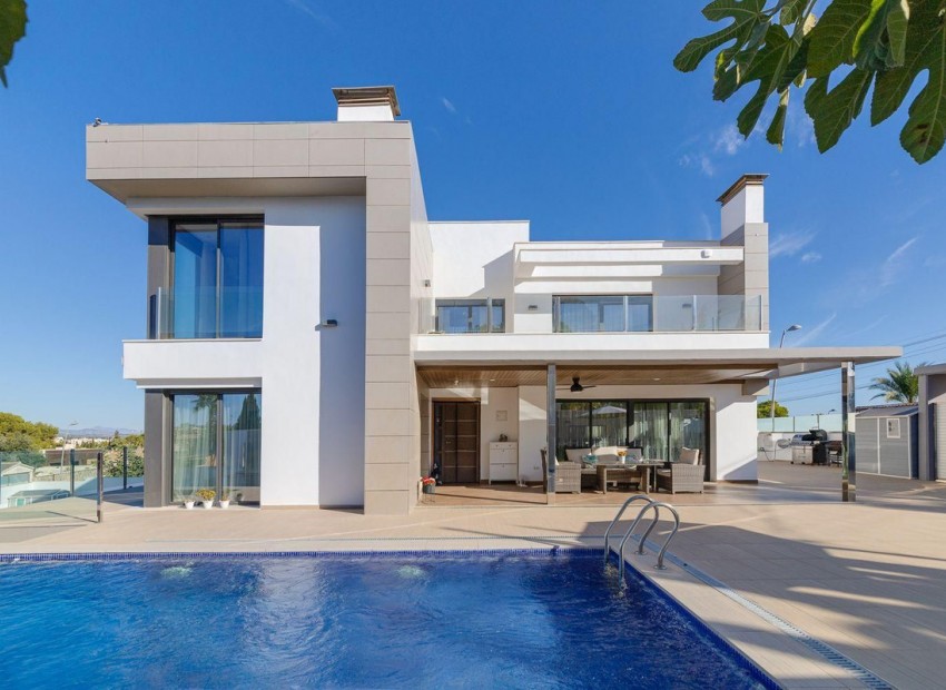A Vendre - Villa - Torrevieja - Torrevieja Centro