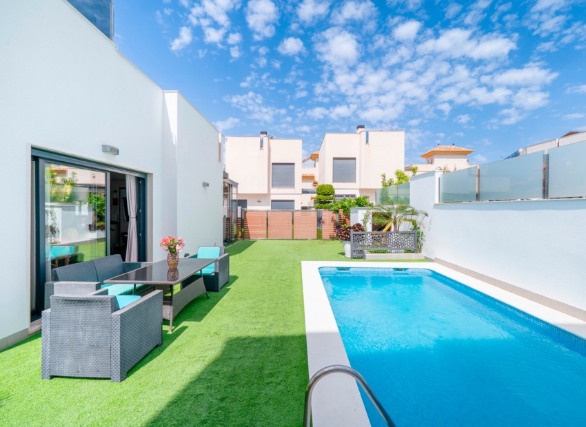 A Vendre - Villa - Torrevieja - Torrevieja Centro
