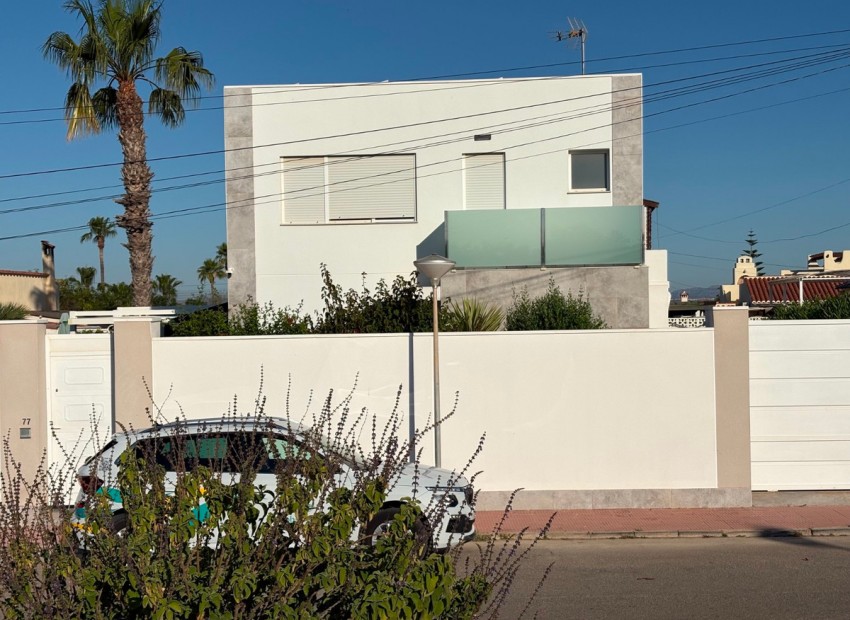 A Vendre - Villa - Torrevieja - Torrevieja Centro