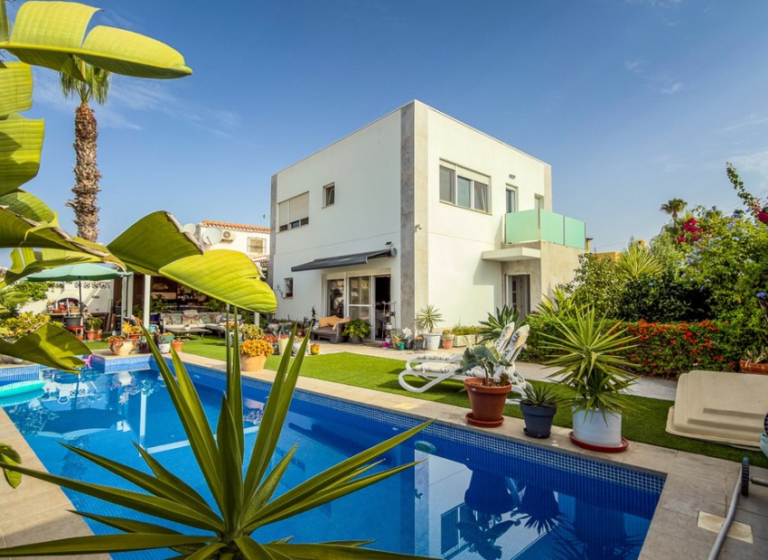 A Vendre - Villa - Torrevieja - Torrevieja Centro