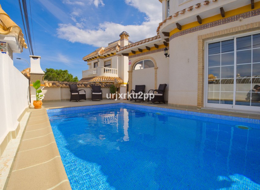 A Vendre - Villa - Torrevieja - Torrevieja Centro