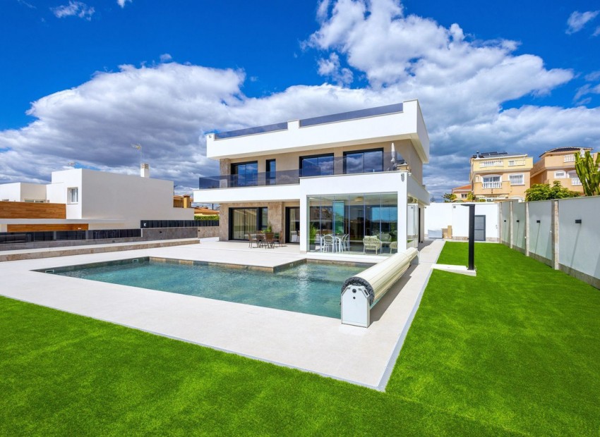 A Vendre - Villa - Torrevieja - Torrevieja Centro