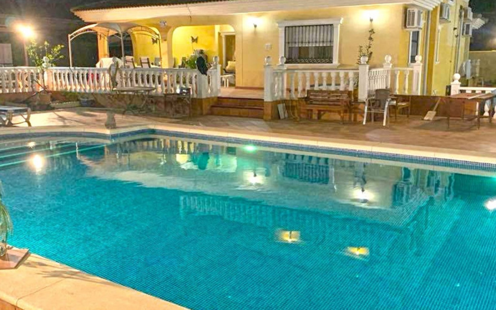 A Vendre - Villa - Torrevieja - Torrevieja Centro