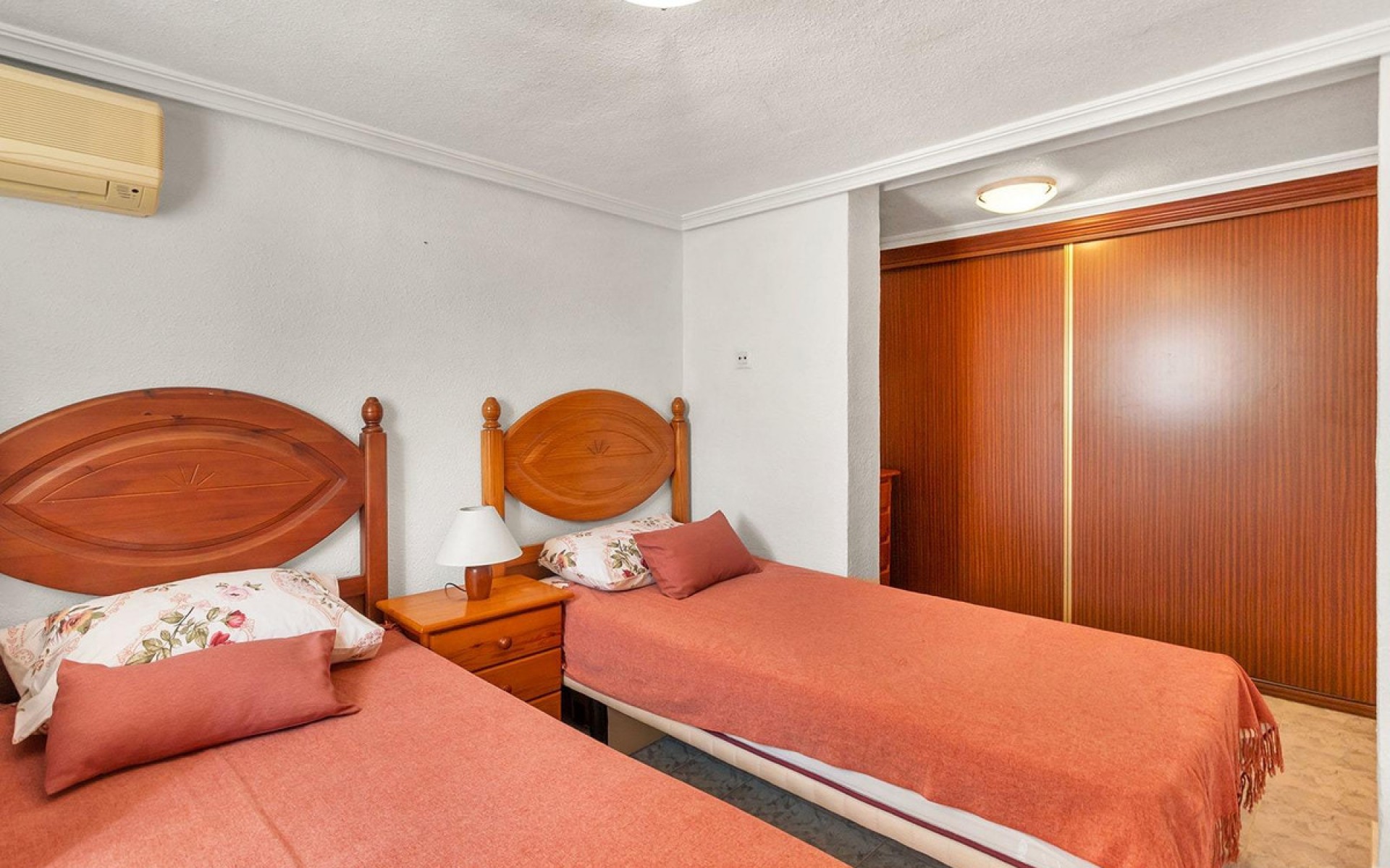 A Vendre - Villa - Torrevieja - Torrevieja Centro