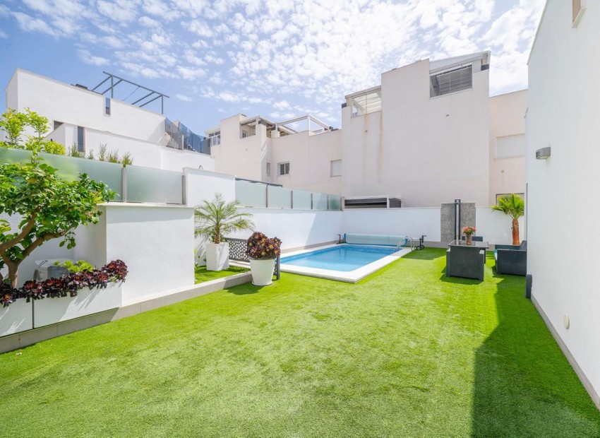 A Vendre - Villa - Torrevieja - Torrevieja Centro