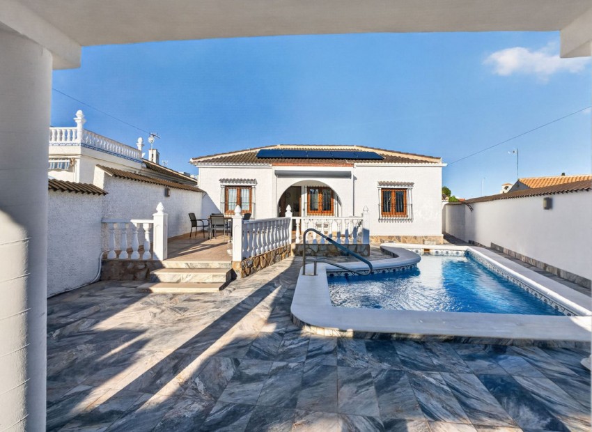 A Vendre - Villa - Torrevieja - Torrevieja Centro