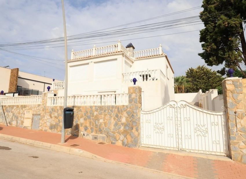 A Vendre - Villa - Torrevieja - Torrevieja Centro
