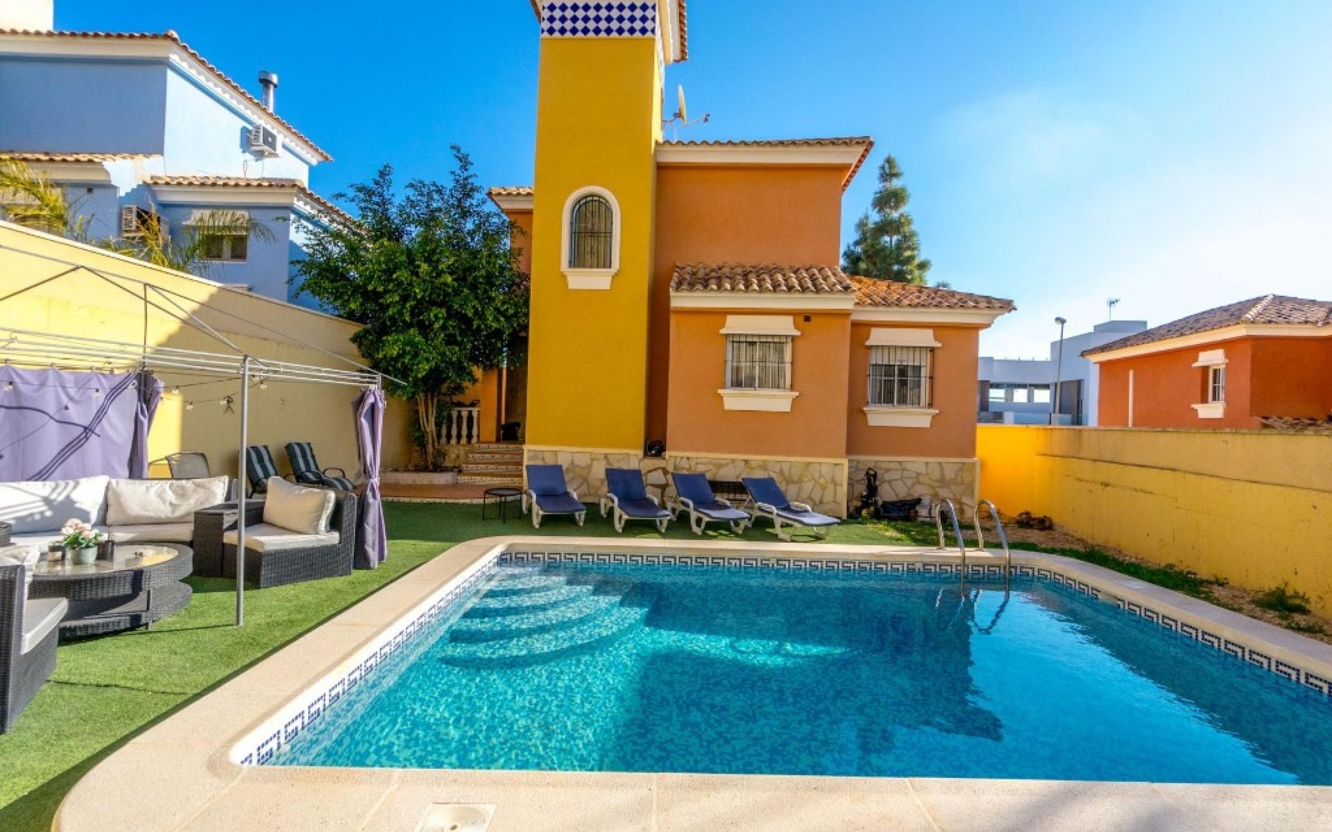A Vendre - Villa - Villamartin