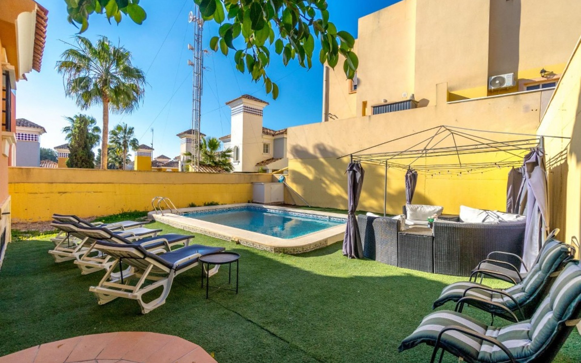 A Vendre - Villa - Villamartin