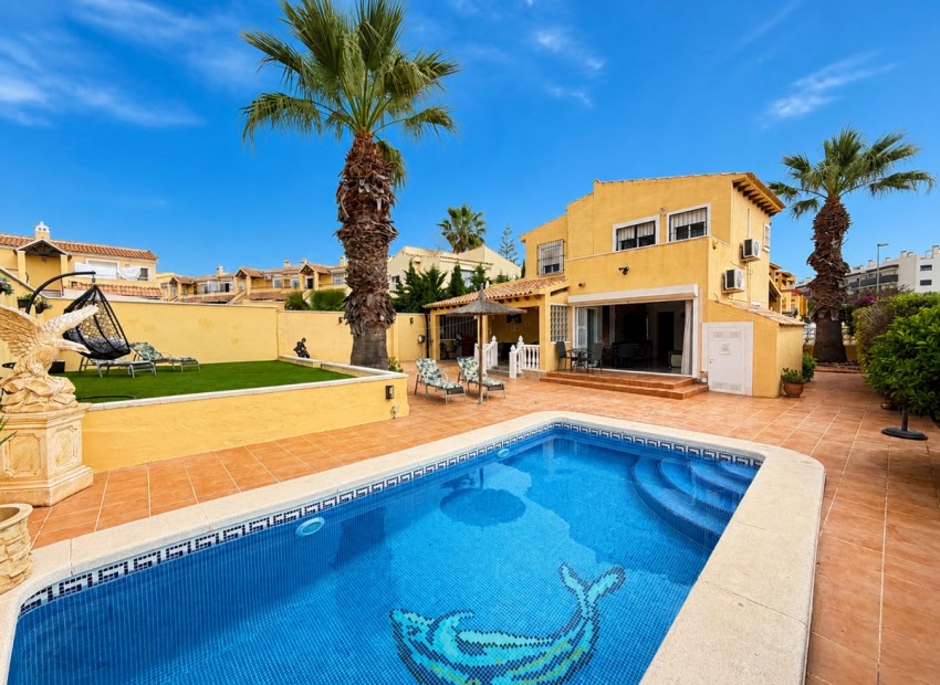A Vendre - Villa - Villamartin