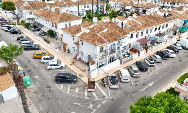 Apartment - Resale - Torrevieja - Lago jardin