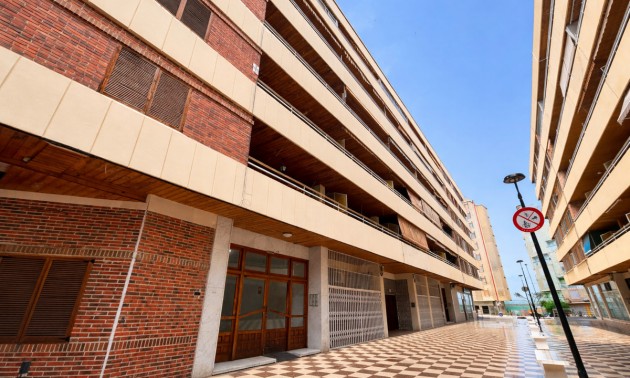 Apartment - Resale - Torrevieja - Torrevieja Centro