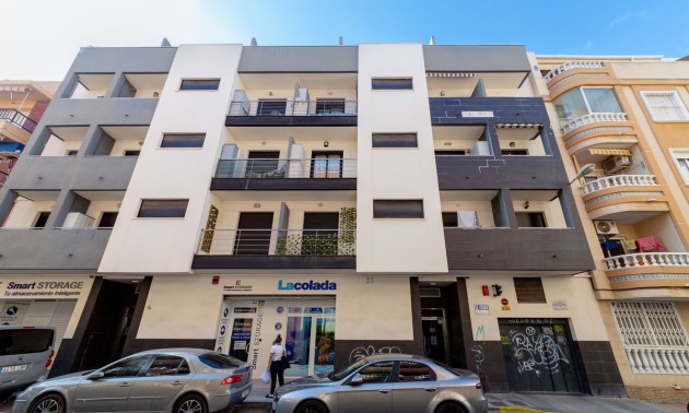 Apartment - Resale - Torrevieja - Torrevieja Centro