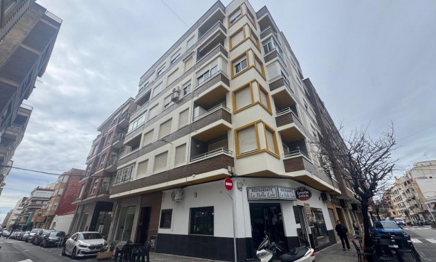 Apartment - Resale - Torrevieja - Torrevieja Centro