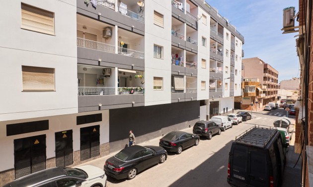 Apartment - Resale - Torrevieja - Torrevieja Centro