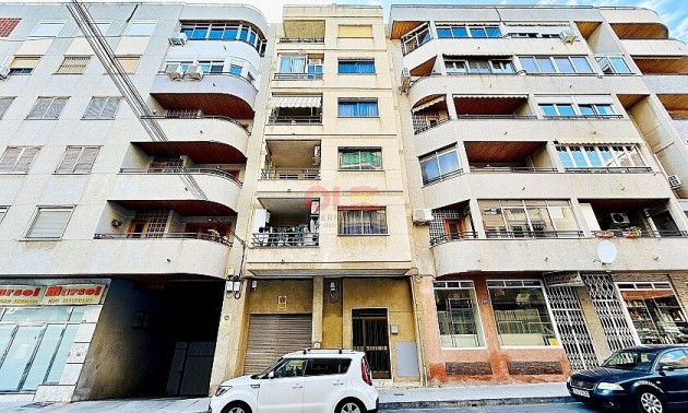 Apartment - Resale - Torrevieja - Torrevieja Centro