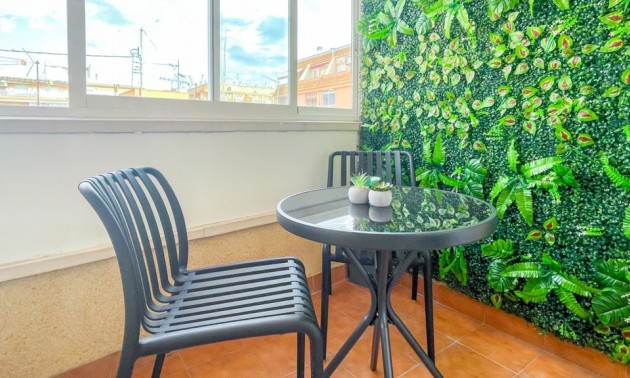 Apartment - Resale - Torrevieja - Torrevieja Centro
