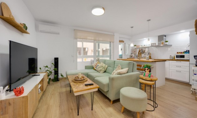 Apartment - Resale - Torrevieja - Torrevieja Centro