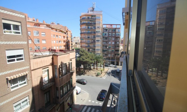 Apartment - zum Verkauf - Alicante - Alicante Centro