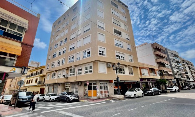 Apartment - zum Verkauf - Guardamar Del Segura - Guardamar del Segura