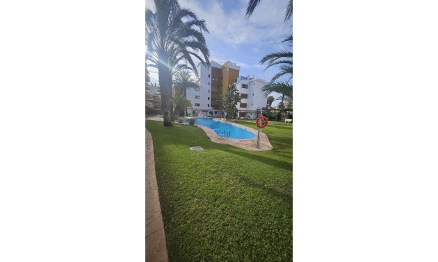 Apartment - zum Verkauf - Orihuela - Punta Prima