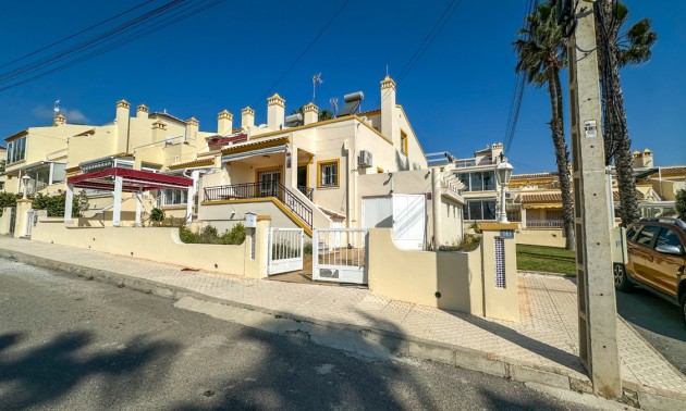 Apartment - zum Verkauf - Orihuela - Villamartin