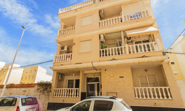 Apartment - zum Verkauf - Torrevieja - La Mata