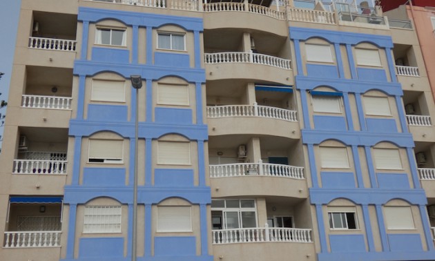 Apartment - zum Verkauf - Torrevieja - Playa de los Locos