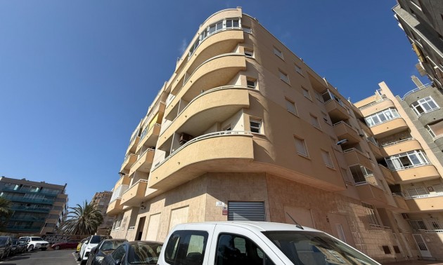 Apartment - zum Verkauf - Torrevieja - Playa de los Locos