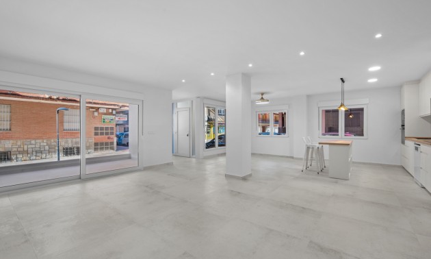 Apartment - zum Verkauf - Torrevieja - Playa del Acequion