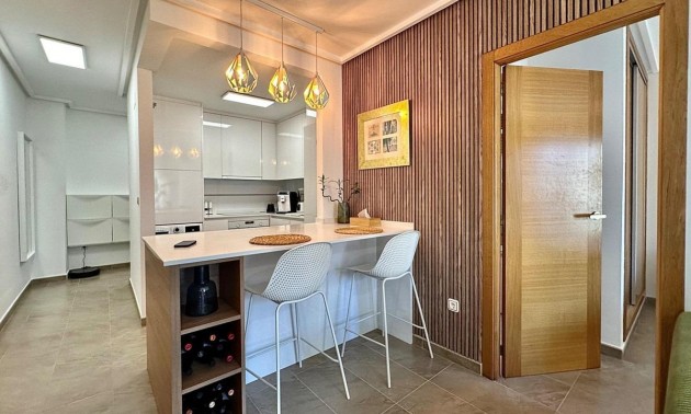 Apartment - zum Verkauf - Torrevieja - Torrevieja Centro