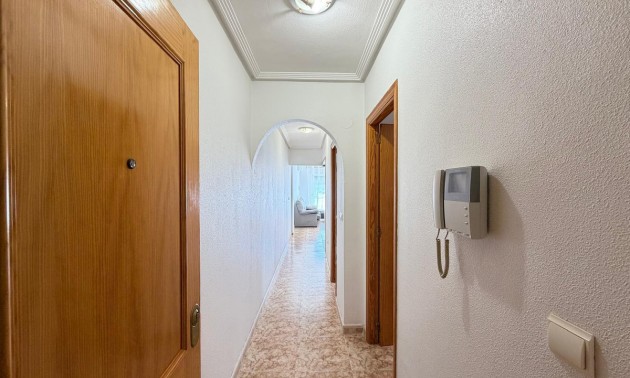 Apartment - zum Verkauf - Torrevieja - Torrevieja Centro