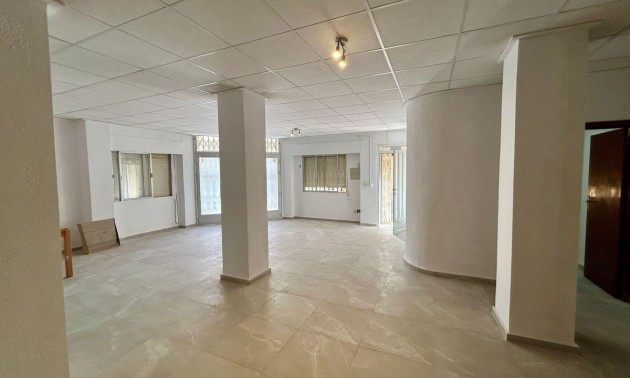 Apartment - zum Verkauf - Torrevieja - Torrevieja Centro