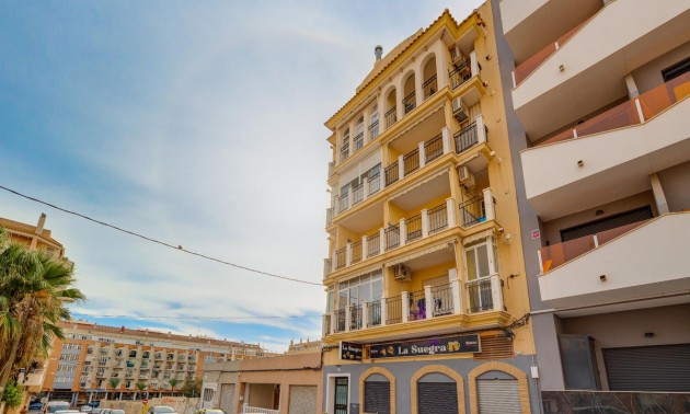 Apartment - zum Verkauf - Torrevieja - Torrevieja Centro