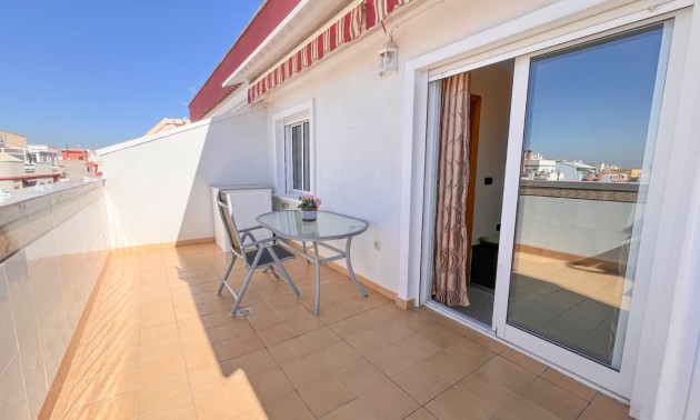 Apartment - zum Verkauf - Torrevieja - Torrevieja Centro