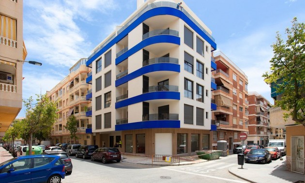 Apartment - zum Verkauf - Torrevieja - Torrevieja Centro