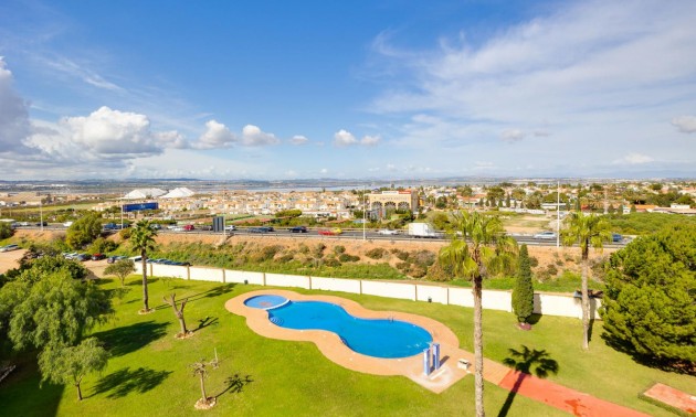 Apartment - zum Verkauf - Torrevieja - Torrevieja Centro