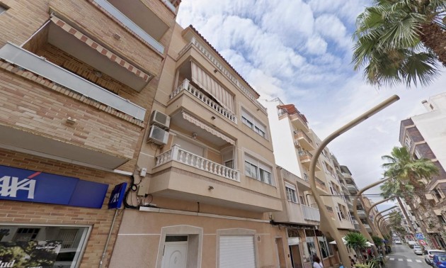Apartment - zum Verkauf - Torrevieja - Torrevieja Centro