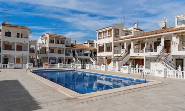Apartment - zum Verkauf - Torrevieja - Torrevieja Centro