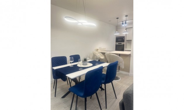 Apartment - zum Verkauf - Torrevieja - Torrevieja Centro