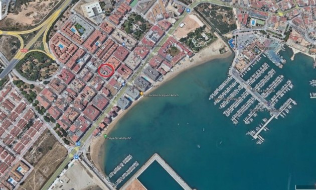 Apartment - zum Verkauf - Torrevieja - Torrevieja Centro