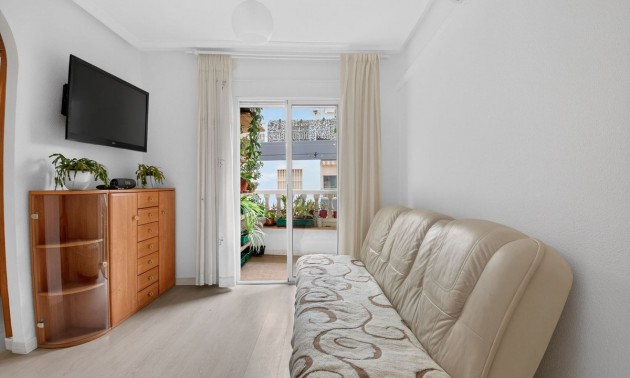Apartment - zum Verkauf - Torrevieja - Torrevieja Centro