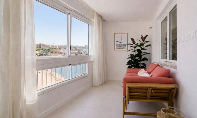 Apartment - zum Verkauf - Torrevieja - Torrevieja Centro