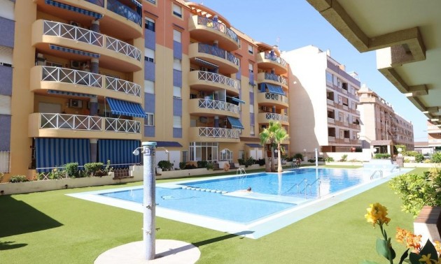 Apartment - zum Verkauf - Torrevieja - Torrevieja Centro