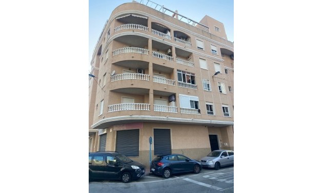 Apartment - zum Verkauf - Torrevieja - Torrevieja Centro