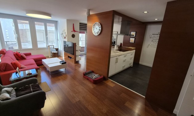 Apartment - zum Verkauf - Torrevieja - Torrevieja Centro