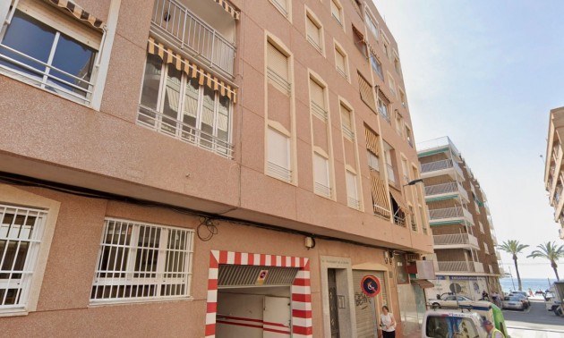 Apartment - zum Verkauf - Torrevieja - Torrevieja Centro