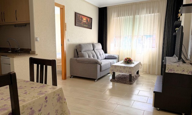 Apartment - zum Verkauf - Torrevieja - Torrevieja Centro