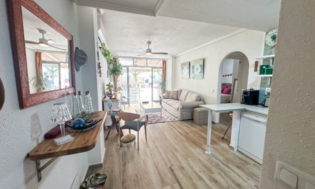 Apartment - zum Verkauf - Torrevieja - Torrevieja Centro